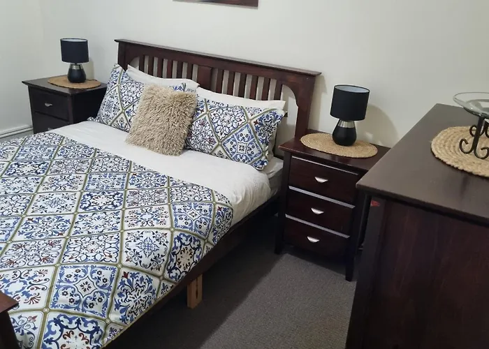 Charming 100 Yr Old Cottage In The Heart Of Moonta