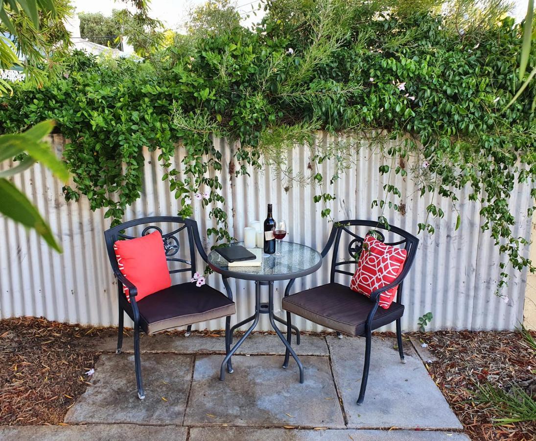 Charming 100 Yr Old In The Heart Of Holiday home